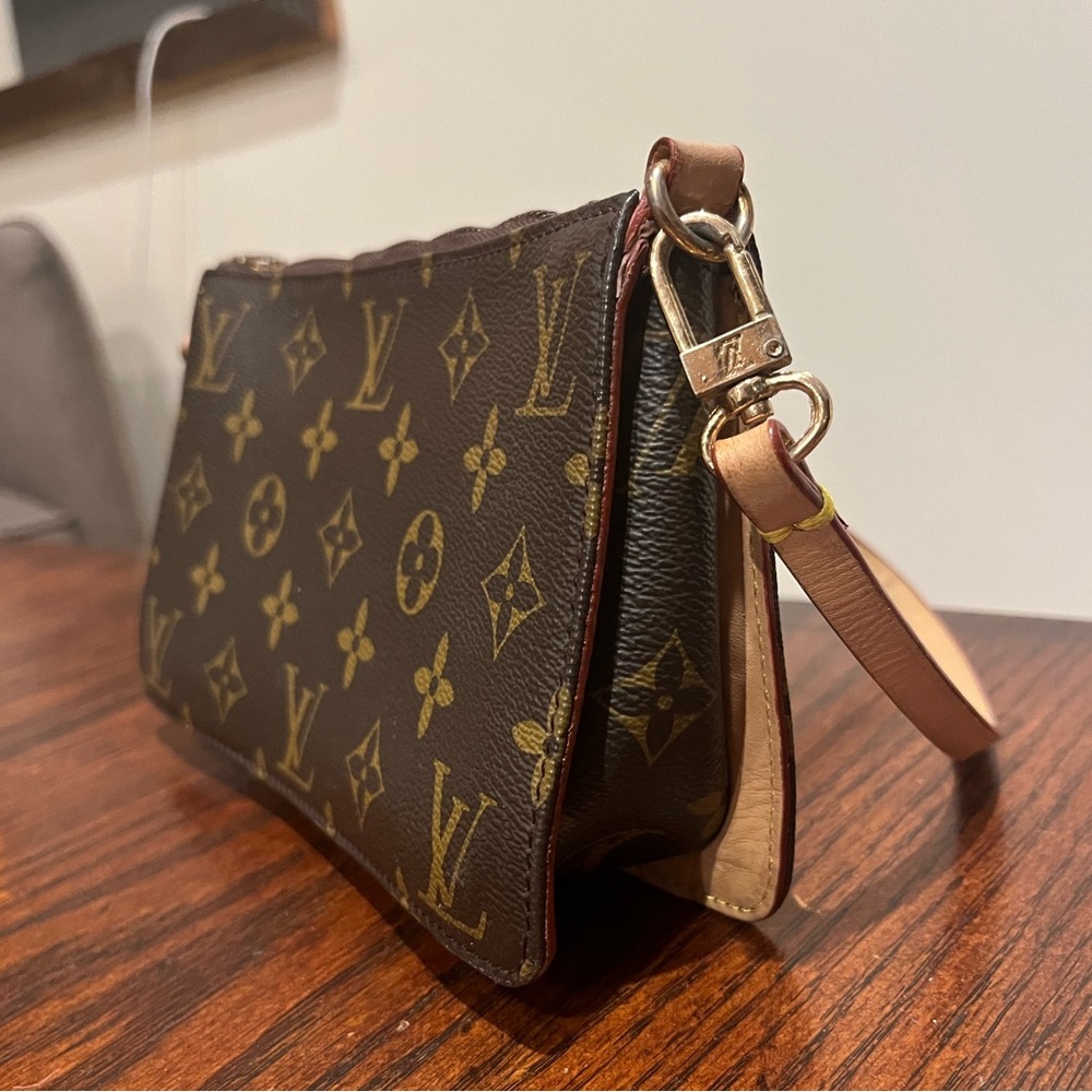 Vintage Louis Vuitton Monogram Pochette. Very good condition